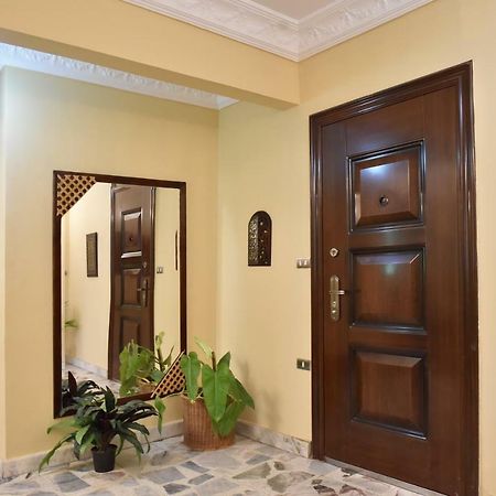 Two-Bedroom Apartment At Mohamed Farid Street Kairó Kültér fotó