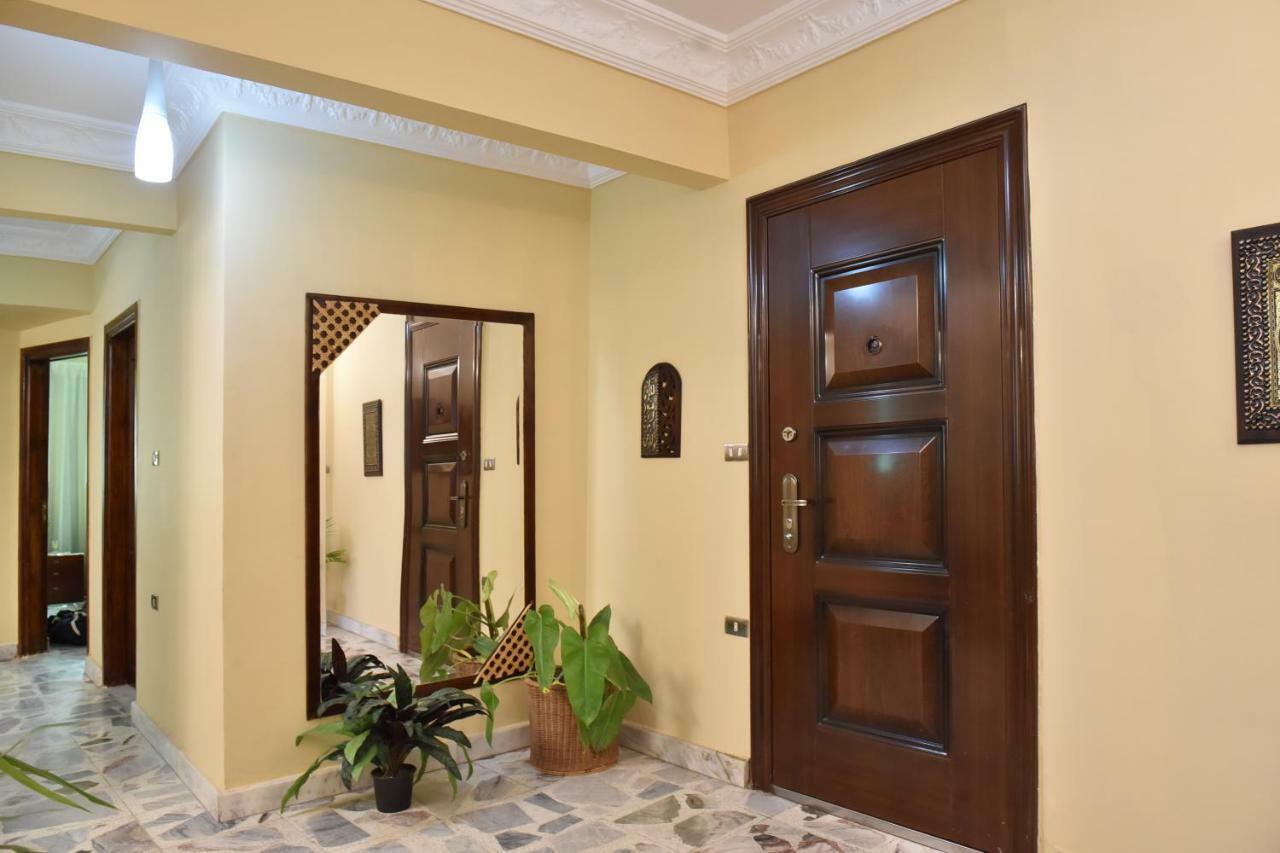 Two-Bedroom Apartment At Mohamed Farid Street Kairó Kültér fotó