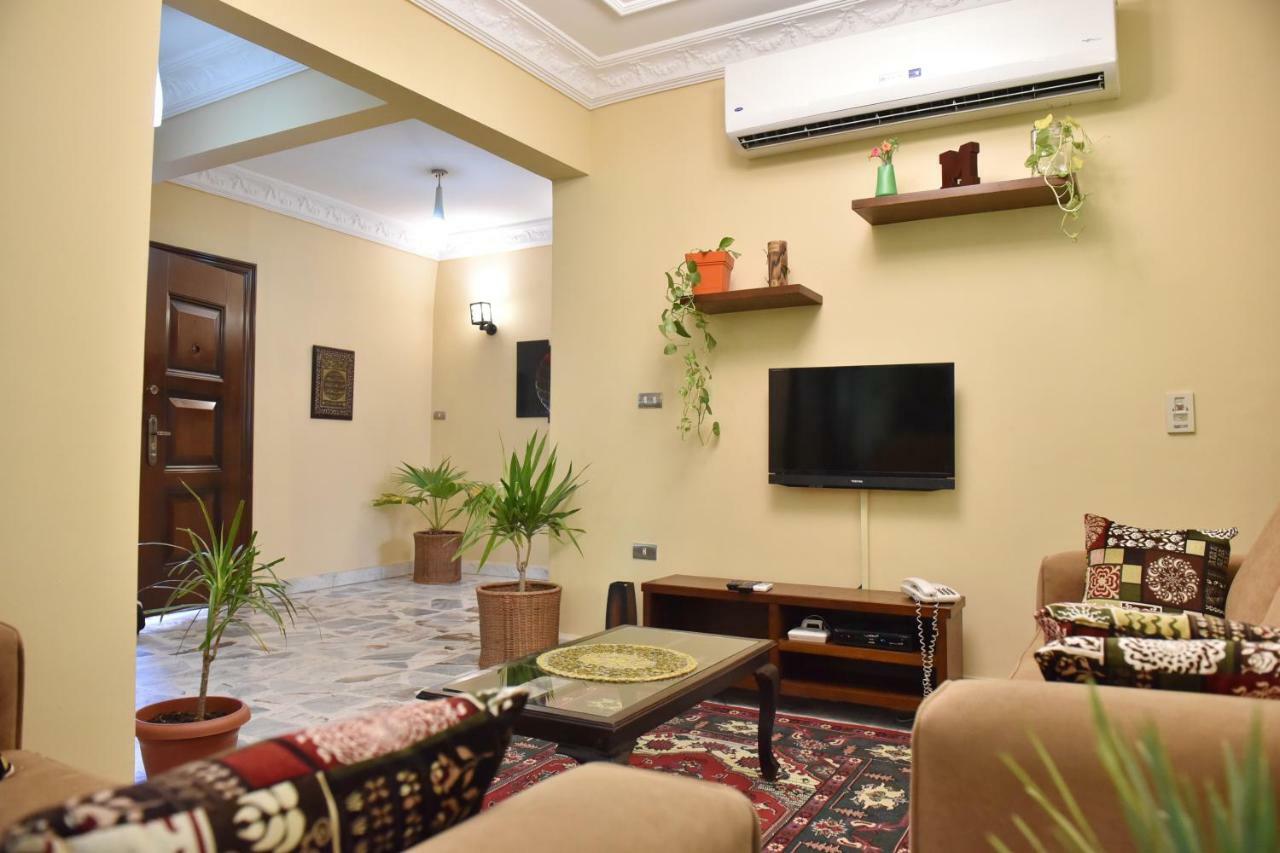 Two-Bedroom Apartment At Mohamed Farid Street Kairó Kültér fotó