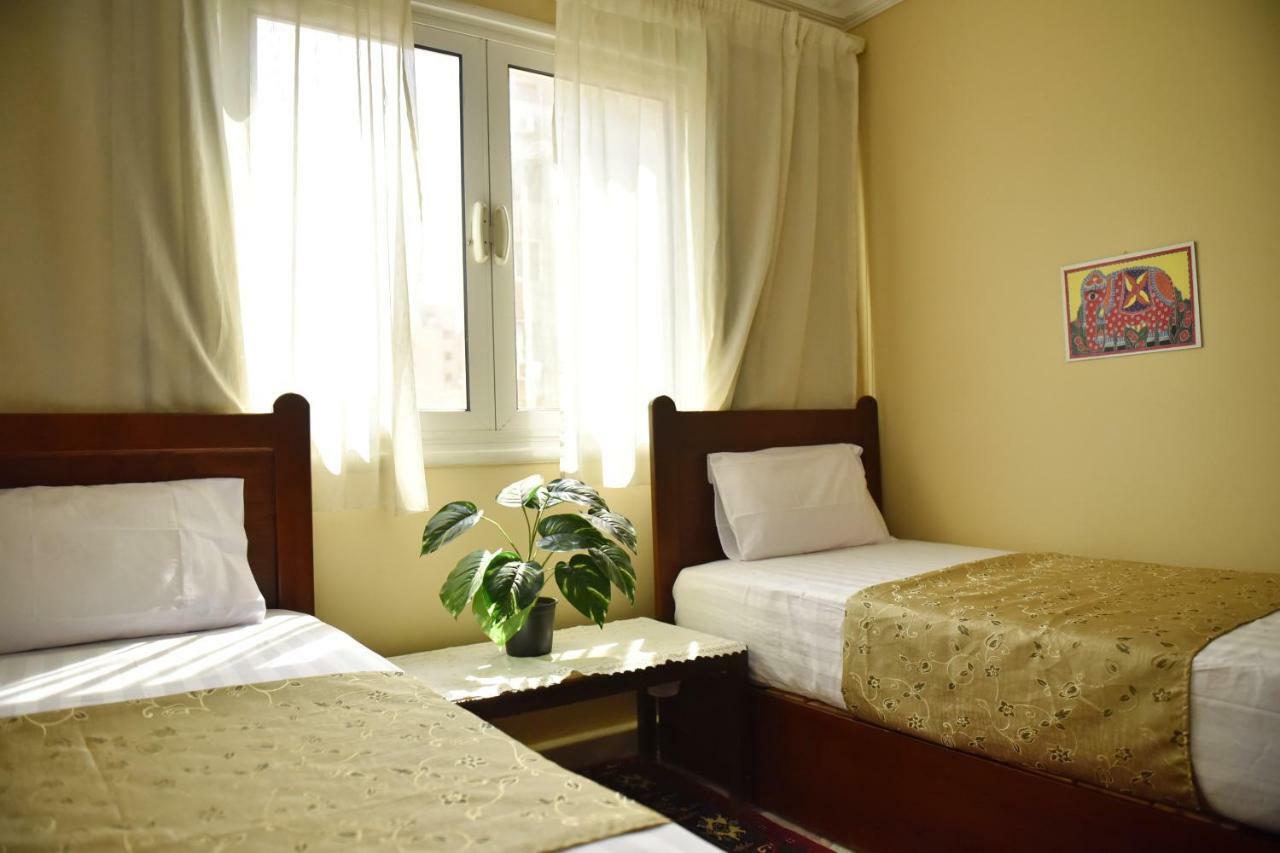 Two-Bedroom Apartment At Mohamed Farid Street Kairó Kültér fotó