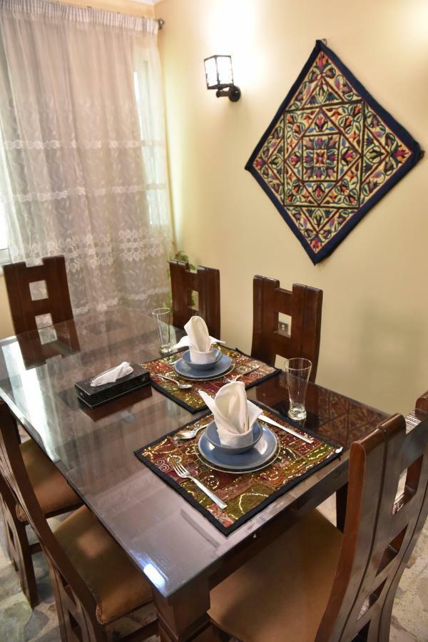 Two-Bedroom Apartment At Mohamed Farid Street Kairó Kültér fotó