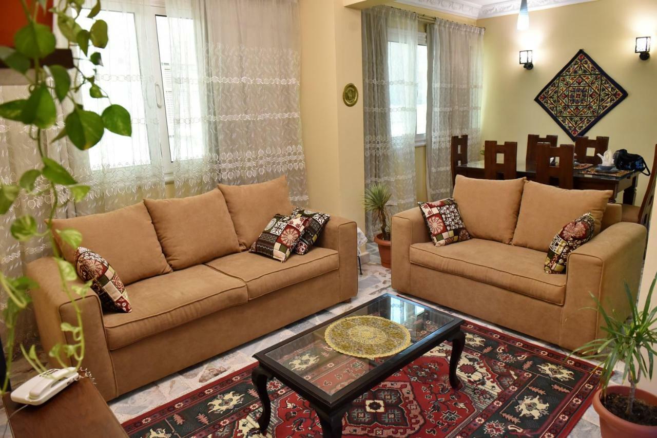 Two-Bedroom Apartment At Mohamed Farid Street Kairó Kültér fotó
