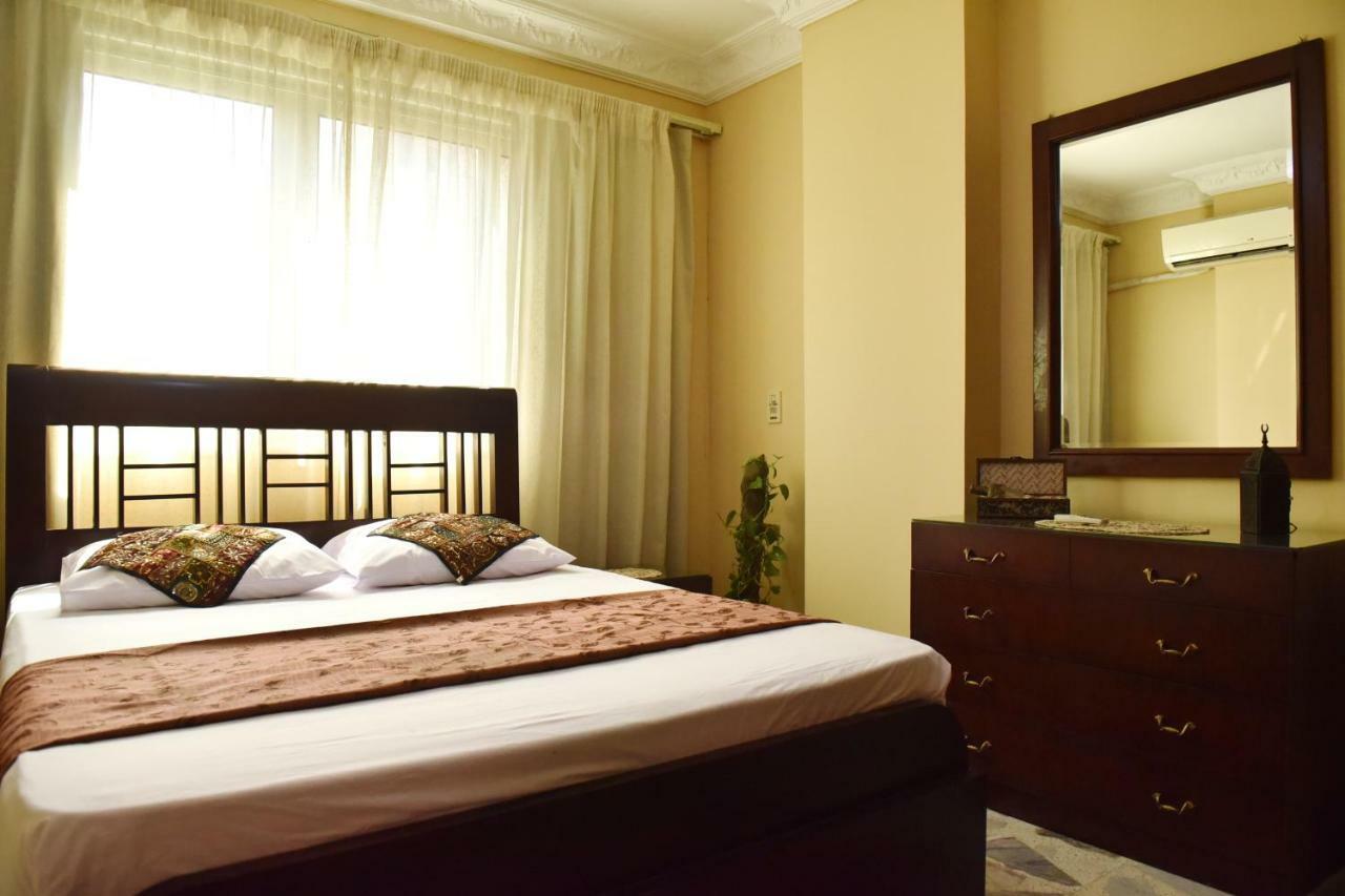 Two-Bedroom Apartment At Mohamed Farid Street Kairó Kültér fotó