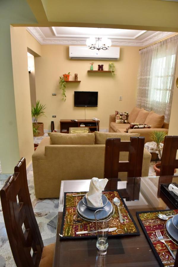 Two-Bedroom Apartment At Mohamed Farid Street Kairó Kültér fotó