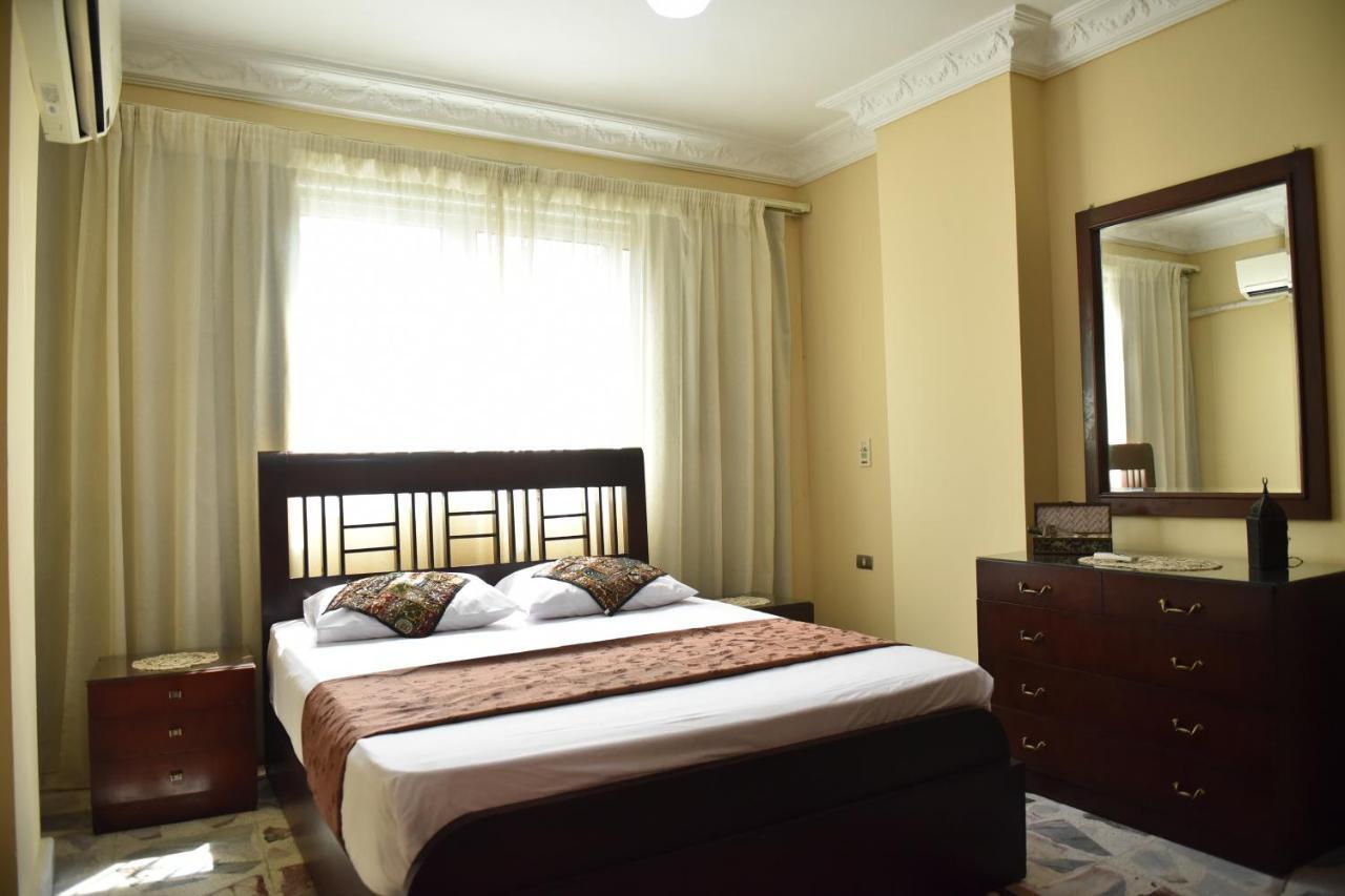 Two-Bedroom Apartment At Mohamed Farid Street Kairó Kültér fotó